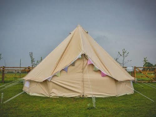 Skipbridge Farm Shepherds Huts Campground Green Hammerton Exterior photo